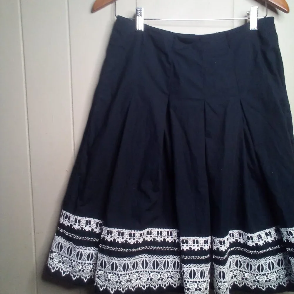 New York & Company Skirt 2 Black White Embroidery Cotton